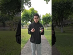 Demonstração ao ar livre do walkie-talkie M-798