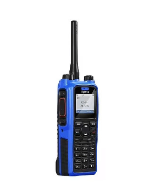 Padrões PD795EX FM e padrões IEC com proteção IP67 contra poeira e água.