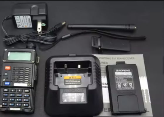Baofeng VHF UHF Dual Band Dual Way Radio Comunicação sem fio Com teclado BF F8 Long Range