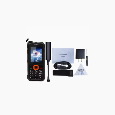 YT1100 POC Rádio de longa distância bidirecional 0-50km Faixa de conversação 128 Canal de armazenamento IPX5 Nível de resistência à água para comunicação clara